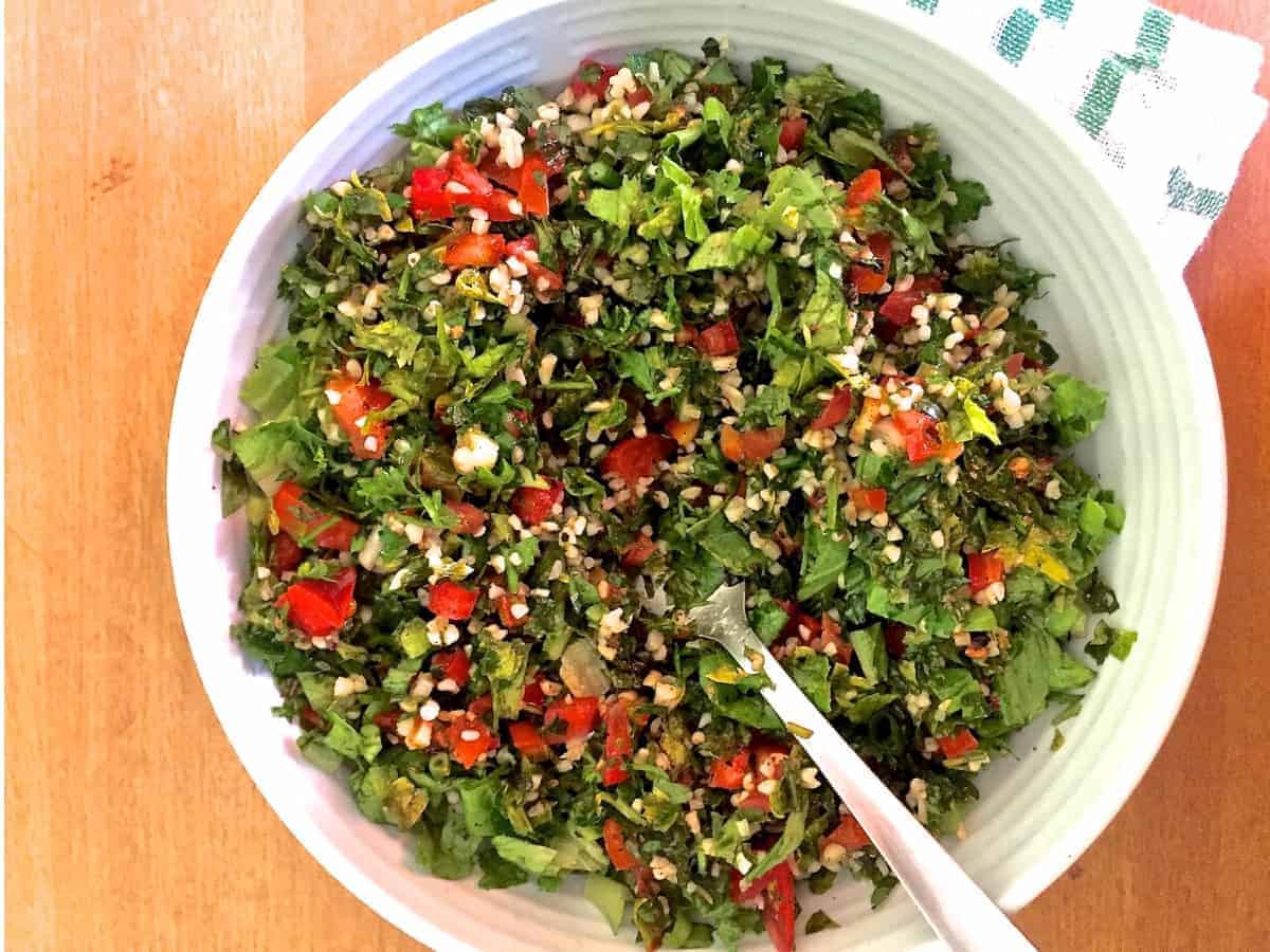 Levantine Tabbouleh - Parsley Tomato Bulgar Salad - PepperOnPizza